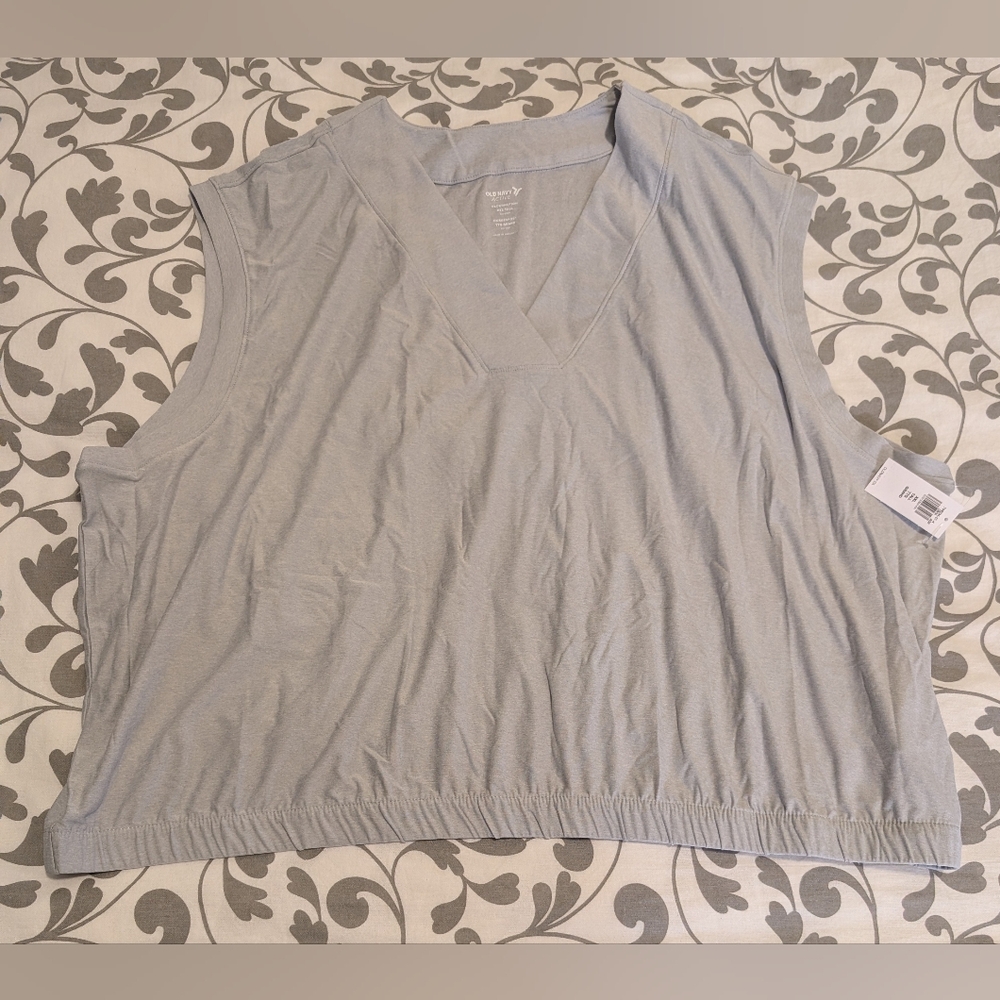 ✨2/$16✨Old Navy Women's Light Gray CloudMotion V-Neck Tank Crop Top - Picture 4 of 7